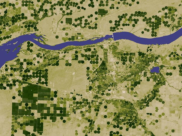 image of river and agricultural field in Oregon