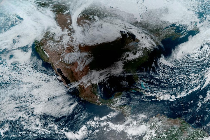 GeoColor image of the total solar eclipse over North America on 8 April 2024 at 16:40 UTC captured by the ABI instrument aboard the GOES-East satellite