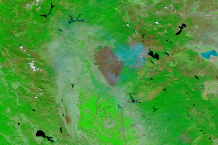 False-color corrected reflectance image of burned area shown in red due to the Park Fire in California on 1 August 2024 from the VIIRS instrument aboard the joint NASA/NOAA NOAA-20 satellite