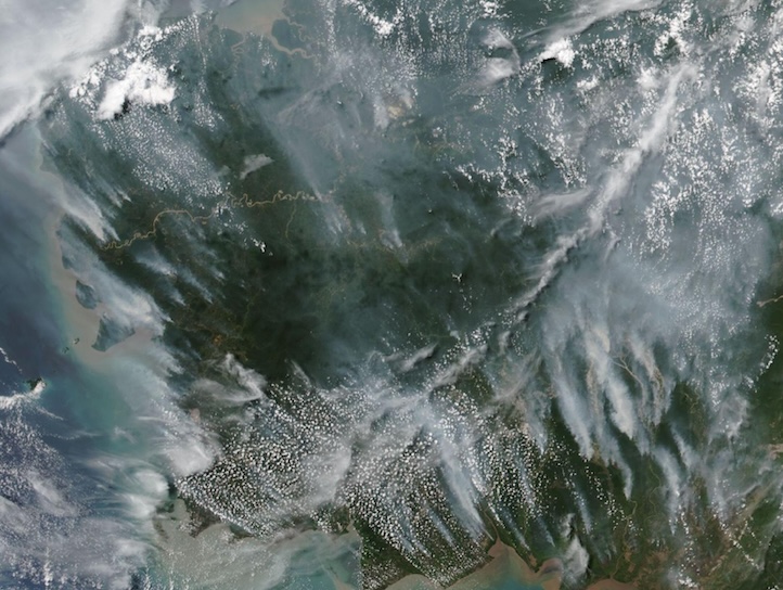 NOAA-20 VIIRS view of Kalimantan fires and smoke, Aug 28, 2026