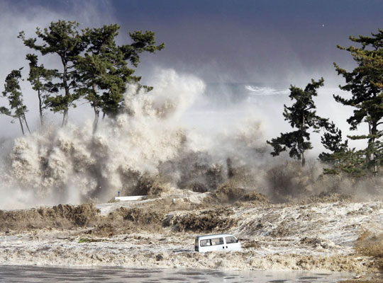 2004 tsunami pictures graphic
