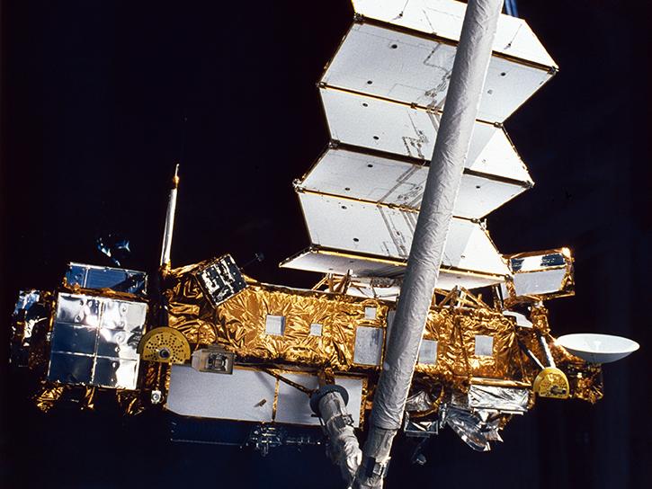 image of UARS satellite