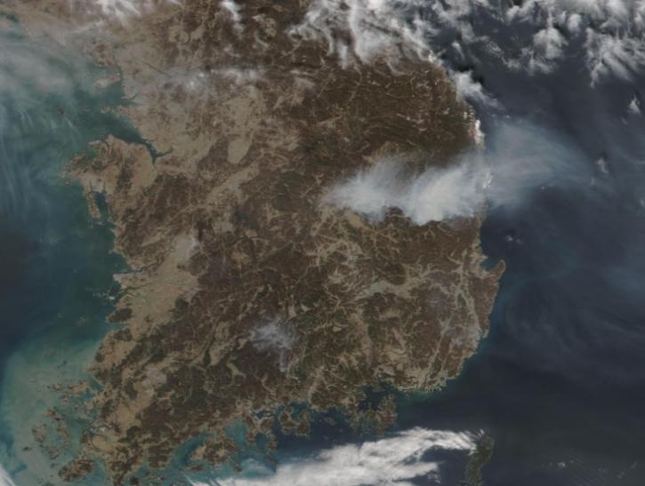 True-color corrected reflectance image of fires in South Korea on March 26, 2025 from the VIIRS instrument aboard the joint NASA/NOAA NOAA-21 satellite