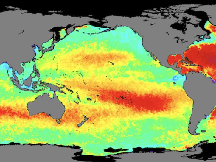 mean sea surface salinity values over 8 days across 2023