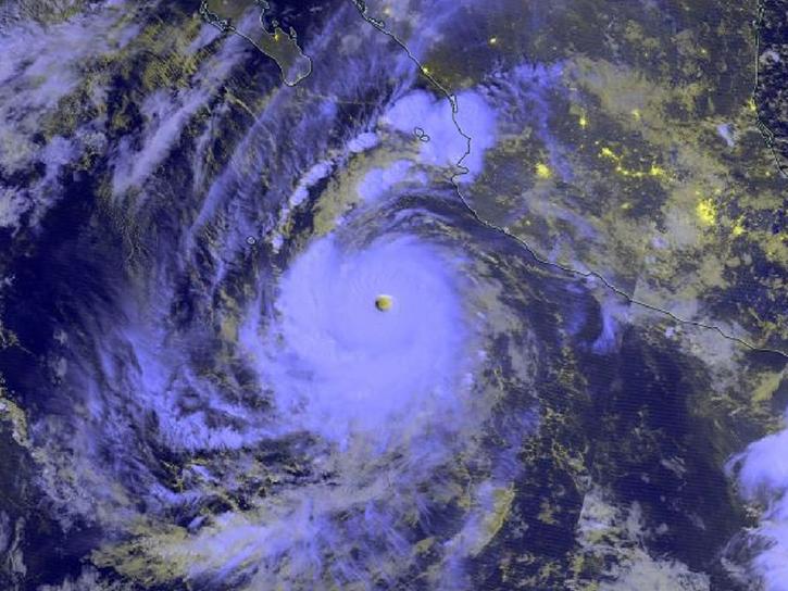 Hurricane Polo approaching Mexico City from the west