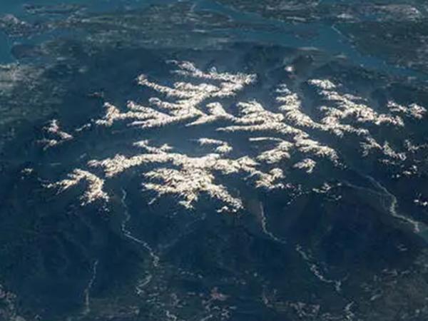 image of Olympic mountain range