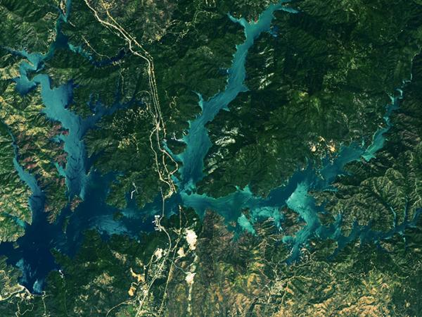 satellite image of Lake Shasta