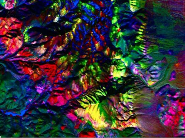 Minimum Noise Fraction (MNF) classification generated in Marigold using AVIRIS Classic data
