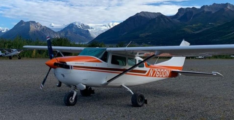 A Cessna T206 used in the 2023 SnowEX campaign