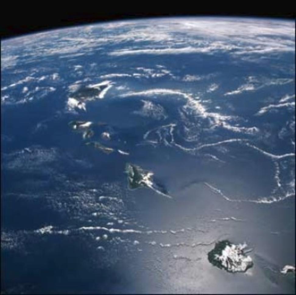 Shuttle Discovery Hawaii
