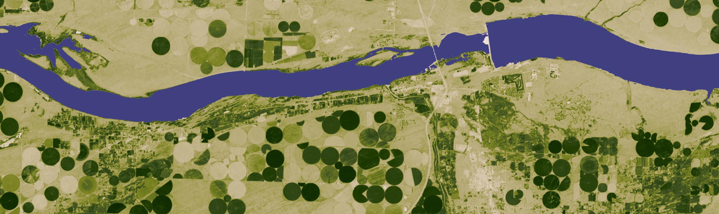 image of river and agricultural field in Oregon