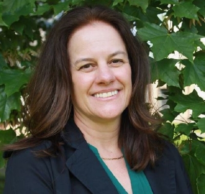 Headshot of Dr. Helen Poulos, Adjunct Associate Professor in Wesleyan University's College of the Environment